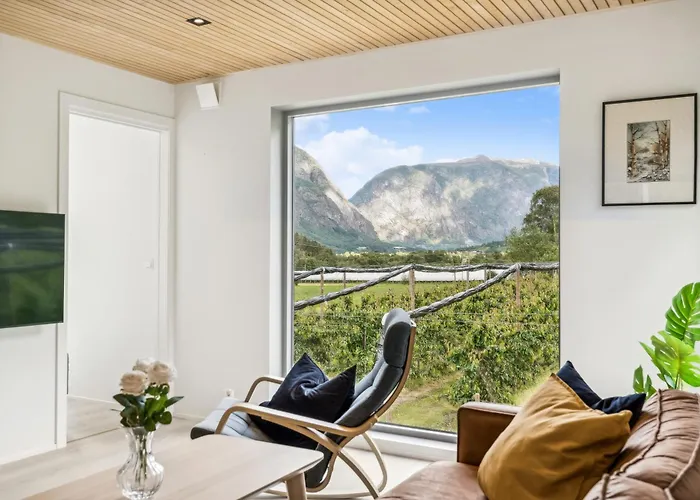 Jordeplegarden Holiday Home - Part Of A Farm - Two Buildings - Close To Flam