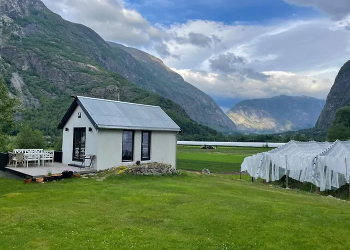 Jordeplegarden Holiday Home - Part Of A Farm - Two Buildings - Close To Flam