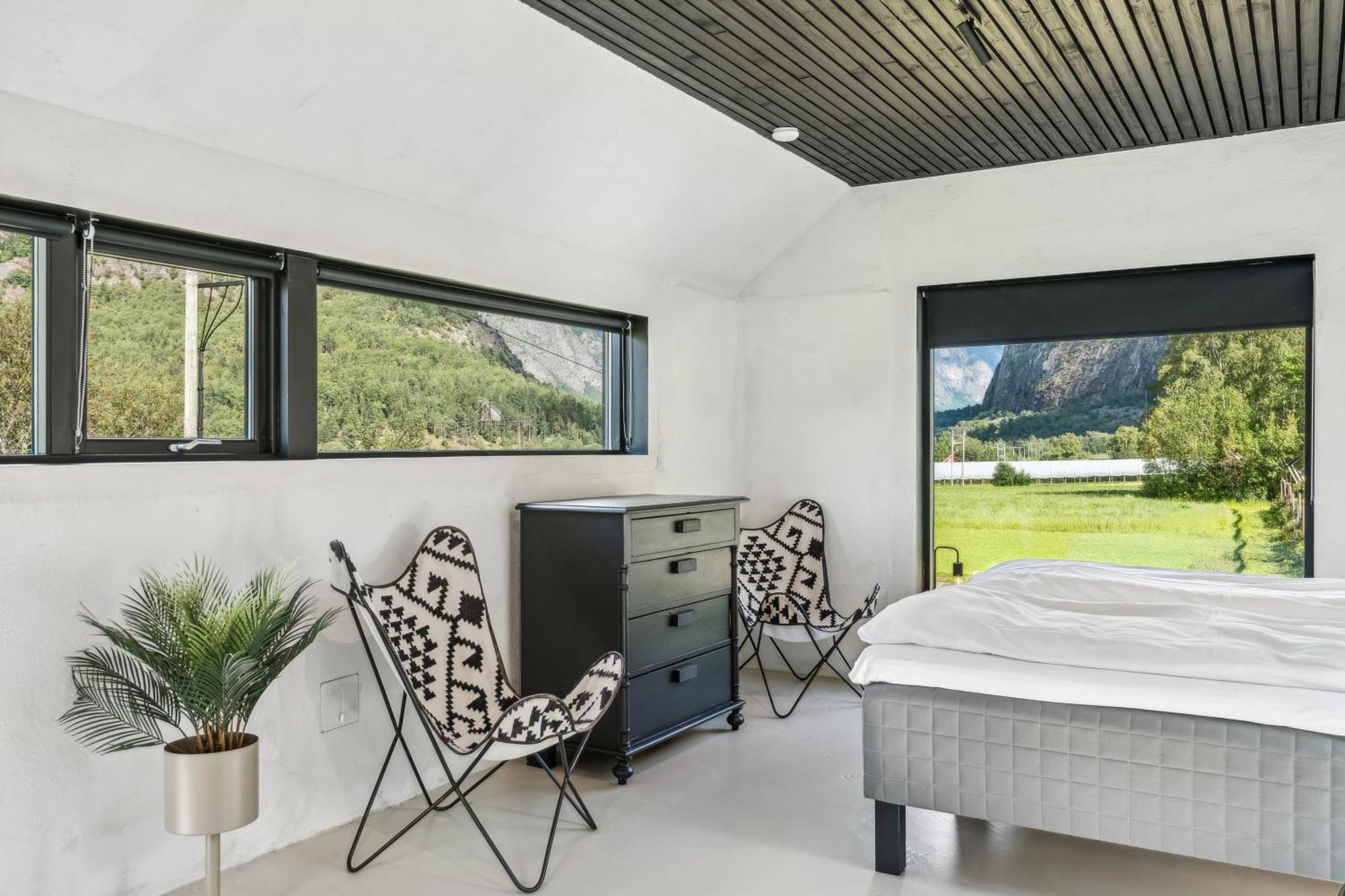 Jordeplegarden - Part Of A Farm - Two Buildings - Close To Flam * Laerdalsoyri