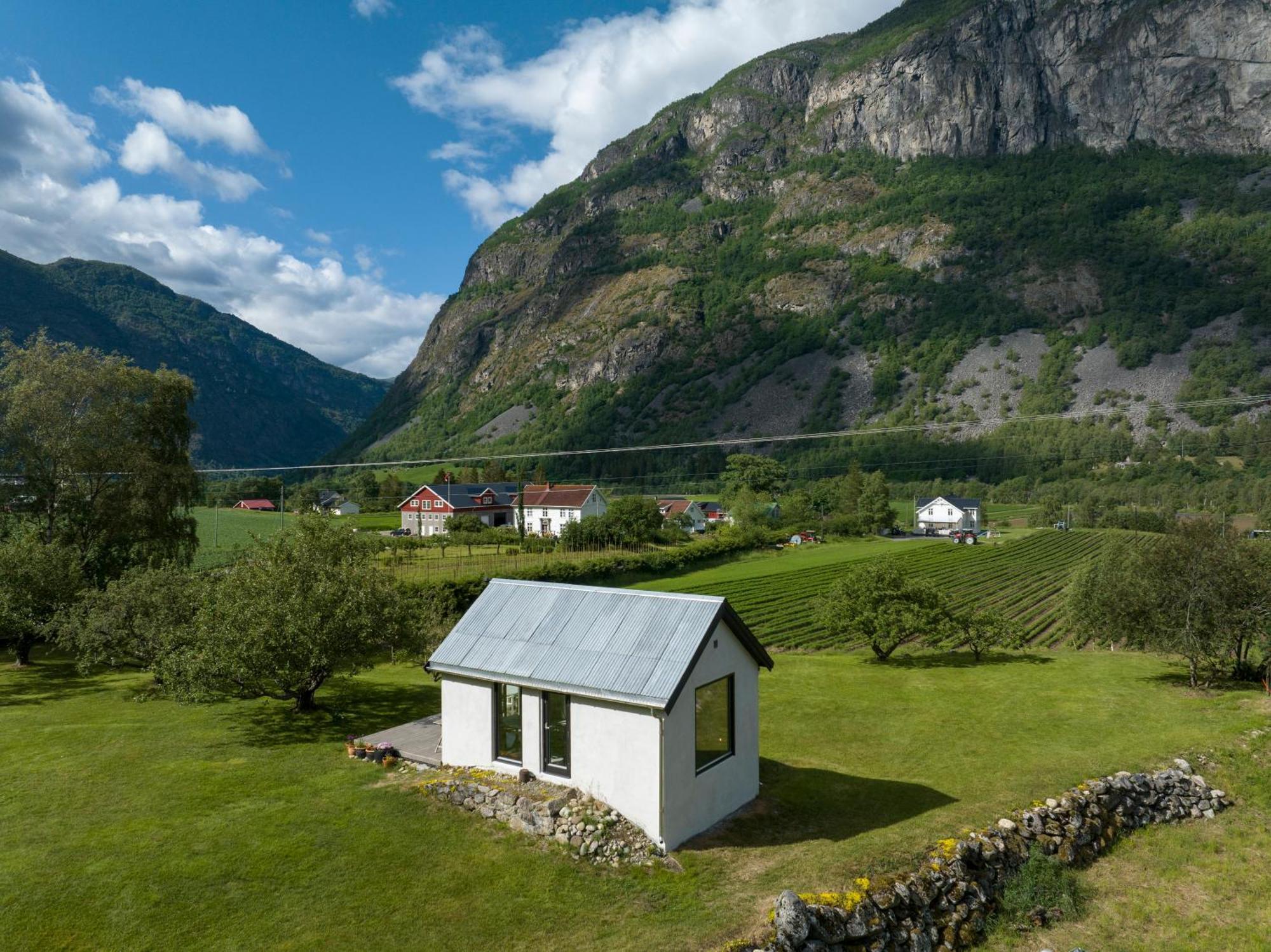 Jordeplegarden - Part Of A Farm - Two Buildings - Close To Flam * Laerdalsoyri