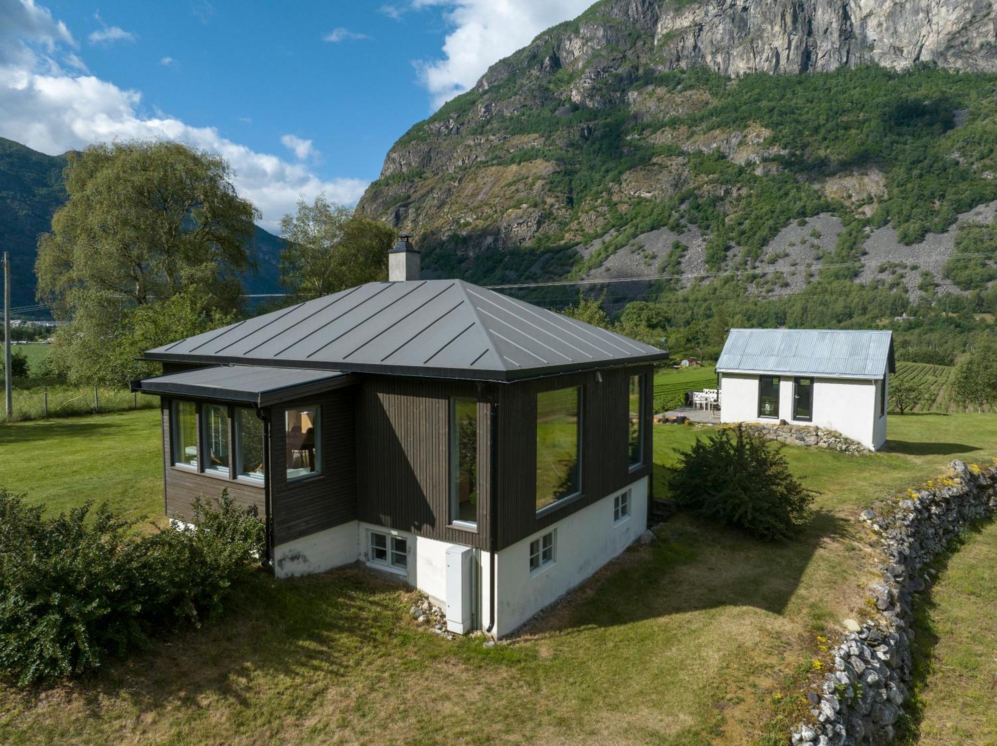 Holiday home Jordeplegarden - Part Of A Farm - Two Buildings - Close To Flam *