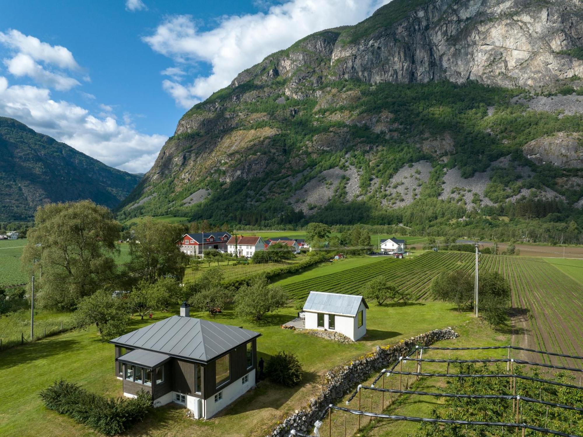 Holiday home Jordeplegarden - Part Of A Farm - Two Buildings - Close To Flam